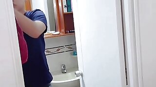 Straight Guy Goes Into the Bathroom to Fuck a Young Twink While He's Taking a Shower Anal Creampie