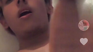 wellcome to all the new ppl i hope you're enjoying the holidays i'm hoping to create a lot of content this new year to come for