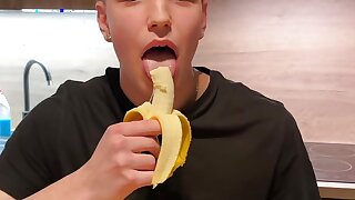 Exclusive - Justin Skye